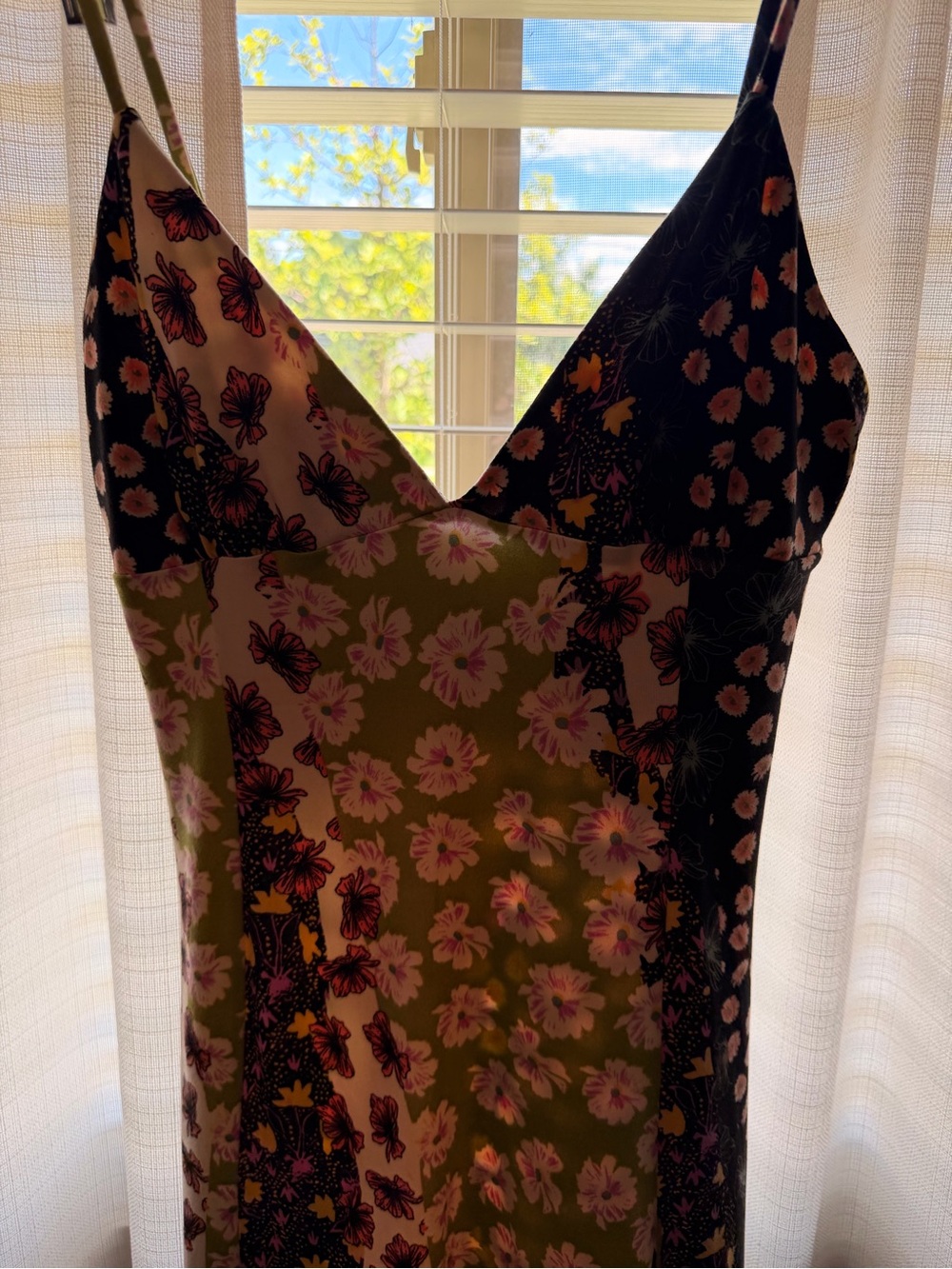 Gorgeous Urban Outfitters Floral Summer Midi Dress with Slit Black Green Pink - Picture 4 of 8